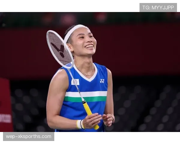 戴资颖打完比赛直接拎爱马仕去吃路边摊？