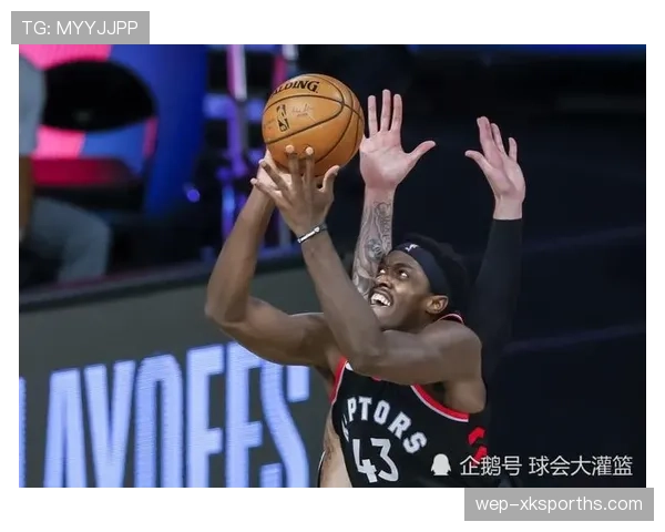 西亚卡姆挡拆制造错位，较阿奴诺比得分更外扩